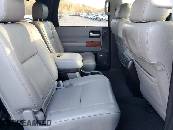 2019 Toyota Sequoia Platinum with VIN 5TDDY5G14KS171243, listed as a Copart auction lot 86040924 with 58,947 mi miles and Salvage Title. Bid and sale history available at carsss.com. Image 11.