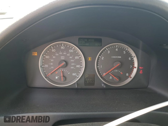 2005 Volvo S40 z VIN YV1MS382852115809, wystawiony jako Copart lot #52548265 z przebiegiem 169 347 mil mil oraz Czysty tytuł • Clean title. Historia ofert i sprzedaży dostępna na DreamBid. Obrazek 9.