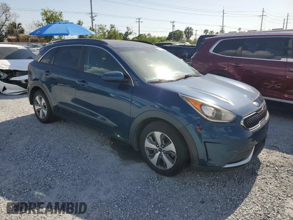 2017 Kia Niro LX with VIN KNDCB3LC9H5034385, listed as a Copart auction lot 52816285 with 101,713 mi miles and Clean Title. Bid and sale history available at DreamBid. Image 4.
