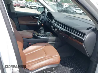 2017 Audi Q7 Prestige with VIN WA1VAAF71HD010516, listed as a IAAI auction lot 42689590 with 68,849 mi miles and . Bid and sale history available at DreamBid. Image 5.