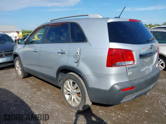 2011 Kia Sorento LX with VIN 5XYKTDA24BG079158, listed as a IAAI auction lot 42142191 with 191,687 mi miles. Bid and sale history available at carsss.com. Image 3.