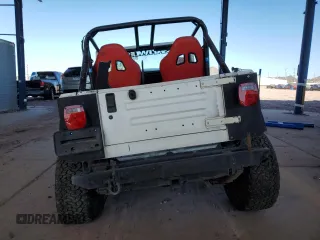 1988 Jeep Wrangler with VIN 2BCCZ8116JB540866, listed as a Copart auction lot 43832395 with 136,243 mi miles and Salvage Title. Bid and sale history available at carsss.com. Image 6.