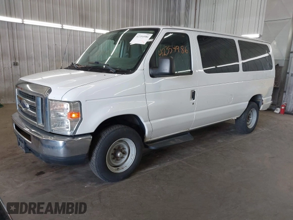 2013 Ford Econoline Passenger XL z VIN 1FBNE3BL7DDA62126, wystawiony jako IAAI lot #42354986 z przebiegiem 66 906 mil mil oraz . Historia ofert i sprzedaży dostępna na DreamBid. Obrazek 18.
