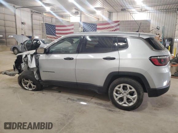 2024 Jeep Compass Sport с VIN 3C4NJDAN0RT158813, выставлен на аукционе Copart как лот 52794575 с пробегом 6 137 миль миль и Списание • Salvage title. История ставок и продаж доступна на DreamBid. Изображение 2.