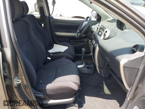 2004 Scion xA z VIN JTKKT624X40073877, wystawiony jako IAAI lot #42321335 z przebiegiem 230 700 mil mil oraz . Historia ofert i sprzedaży dostępna na DreamBid. Obrazek 5.