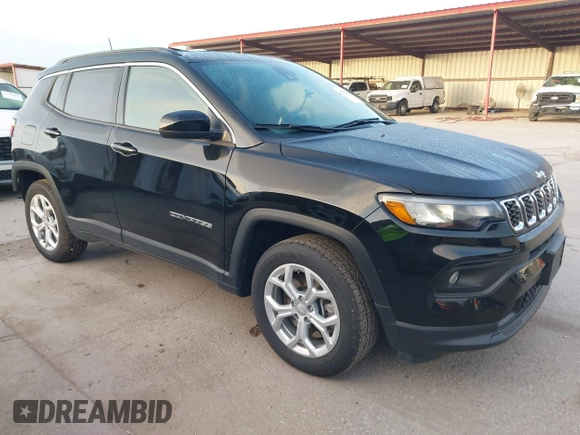 2024 Jeep Compass Latitude с VIN 3C4NJDBN4RT117244, выставлен на аукционе IAAI как лот 42702449 с пробегом 31 533 миль миль и . История ставок и продаж доступна на DreamBid. Изображение 1.