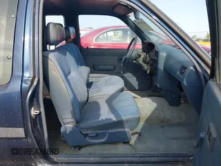 1994 Toyota 2WD Pickups DX with VIN JT4RN93P5R5103730, listed as a IAAI auction lot 42164918 with 396,623 mi miles. Bid and sale history available at carsss.com. Image 5.