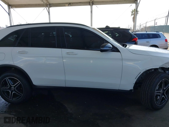 2022 Mercedes-Benz GLC 300 with VIN W1N0G8DB2NG109881, listed as a IAAI auction lot 42396933 with 30,233 mi miles and . Bid and sale history available at DreamBid. Image 14.