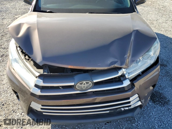 2018 Toyota Highlander LE with VIN 5TDZZRFH6JS288376, listed as a Copart auction lot 43353975 with 93,706 mi miles and Non repairable. Bid and sale history available at DreamBid. Image 12.