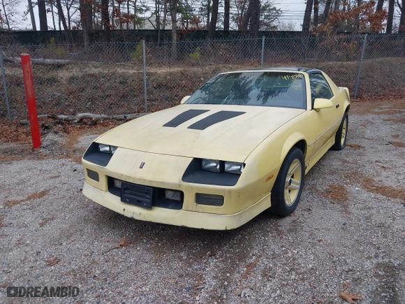 1986 Chevrolet Camaro Z28 Sport with VIN 1G1FP87H0GL154693, listed as a IAAI auction lot 41404607 with 26,343 mi miles. Bid and sale history available at carsss.com. Image 6.