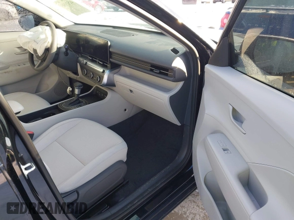 2025 Hyundai Kona SE with VIN KM8HACAB5SU213115, listed as a IAAI auction lot 41535505 with 4,906 mi miles. Bid and sale history available at carsss.com. Image 5.