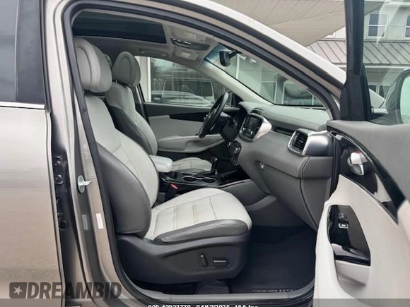 2016 Kia Sorento SX with VIN 5XYPK4A5XGG115686, listed as a IAAI auction lot 42033770 with 206,229 mi miles. Bid and sale history available at carsss.com. Image 5.