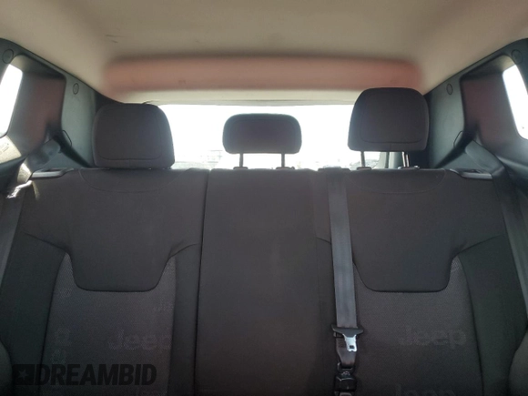 2015 Jeep Renegade Latitude with VIN ZACCJABHXFPC03046, listed as a Copart auction lot 50774515 with 158,290 mi miles and Clean Title. Bid and sale history available at carsss.com. Image 10.