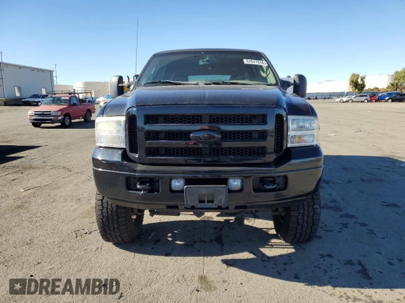 2005 Ford Excursion Eddie Bauer с VIN 1FMSU45P45ED48416, выставлен на аукционе Copart как лот 82847844 с пробегом 190 717 миль миль и Чистый • Clean title. История ставок и продаж доступна на DreamBid. Изображение 5.