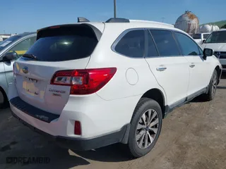 2017 Subaru Outback Touring with VIN 4S4BSETC5H3382683, listed as a IAAI auction lot 41992656 with 226,518 mi miles. Bid and sale history available at carsss.com. Image 4.