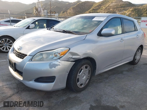 2011 Toyota Matrix z VIN 2T1KU4EE9BC562237, wystawiony jako IAAI lot #41882972 z przebiegiem 103 814 mil mil oraz . Historia ofert i sprzedaży dostępna na DreamBid. Obrazek 18.