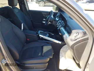 2024 Mercedes-Benz EQB 300 z VIN W1N9M0KB2RN079416, wystawiony jako IAAI lot #40927378 z przebiegiem Nie podano mil oraz . Historia ofert i sprzedaży dostępna na DreamBid. Obrazek 5.