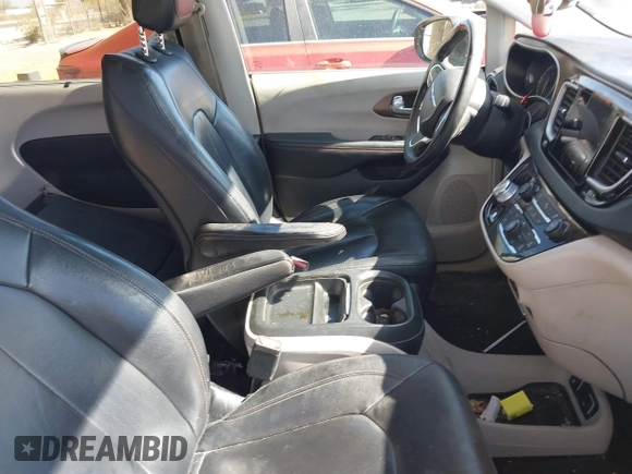 2017 Chrysler Pacifica Touring L with VIN 2C4RC1BG0HR826881, listed as a IAAI auction lot 42171240 with 214,188 mi miles and . Bid and sale history available at DreamBid. Image 5.