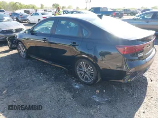 2024 Kia Forte GT-Line z VIN 3KPF54AD9RE794408, wystawiony jako IAAI lot #41987901 z przebiegiem 13 157 mil mil oraz . Historia ofert i sprzedaży dostępna na DreamBid. Obrazek 3.