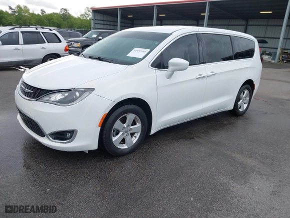 2020 Chrysler Pacifica Touring with VIN 2C4RC1FG4LR135808, listed as a IAAI auction lot 41932205 with 152,073 mi miles. Bid and sale history available at carsss.com. Image 17.