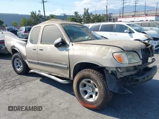 2006 Toyota Tundra SR5 with VIN 5TBRU341X6S466470, listed as a IAAI auction lot 40270912 with 272,143 mi miles. Bid and sale history available at carsss.com. Image 1.