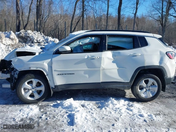 2020 Jeep Compass Latitude with VIN 3C4NJDBB9LT112280, listed as a IAAI auction lot 41618866 with NaN miles. Bid and sale history available at carsss.com. Image 14.