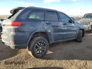 2017 Jeep Grand Cherokee Trailhawk with VIN 1C4RJFLT8HC772429, listed as a Copart auction lot 89334325 with 193,516 mi miles and Salvage title. Bid and sale history available at DreamBid. Image 3.