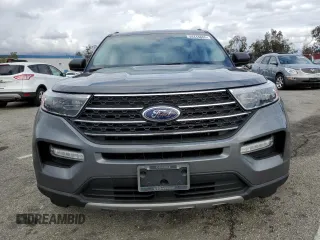 2023 Ford Explorer XLT with VIN 1FMSK7DH6PGA12033, listed as a Copart auction lot 44444865 with 27,826 mi miles and Salvage Title. Bid and sale history available at carsss.com. Image 5.