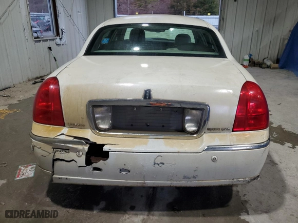 2003 Lincoln Town Car Signature with VIN 1LNHM82W73Y684635, listed as a Copart auction lot 42151495 with 0 mi miles and Salvage Title. Bid and sale history available at carsss.com. Image 6.