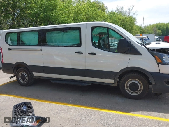 2023 Ford Transit Passenger XL с VIN 1FBAX2Y82PKA55722, выставлен на аукционе IAAI как лот 42240587 с пробегом 42 172 миль миль и . История ставок и продаж доступна на DreamBid. Изображение 14.