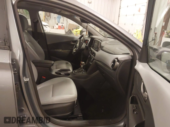 2021 Hyundai Kona Ultimate with VIN KM8K5CA55MU686696, listed as a IAAI auction lot 41347527 with 38,750 mi miles. Bid and sale history available at carsss.com. Image 5.