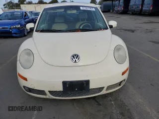 2006 Volkswagen Beetle with VIN 3VWSG31C86M413513, listed as a Copart auction lot 81557984 with 122,632 mi miles and Clean Title. Bid and sale history available at DreamBid. Image 5.