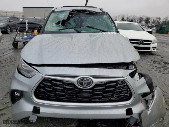 2020 Toyota Highlander XLE with VIN 5TDGZRAH4LS507952, listed as a Copart auction lot 44690655 with 98,567 mi miles and Salvage Title. Bid and sale history available at carsss.com. Image 5.