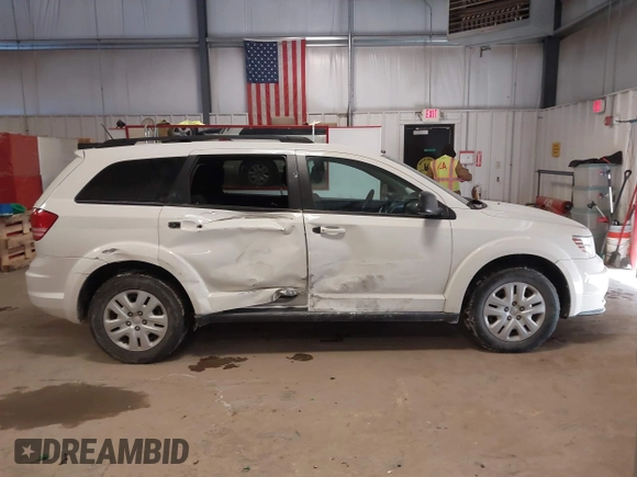 2018 Dodge Journey SE with VIN 3C4PDCAB5JT254022, listed as a IAAI auction lot 41624286 with 97,610 mi miles. Bid and sale history available at carsss.com. Image 13.