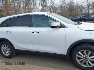 2020 Kia Sorento LX with VIN 5XYPG4A33LG644231, listed as a IAAI auction lot 41362522 with 132,889 mi miles. Bid and sale history available at carsss.com. Image 13.