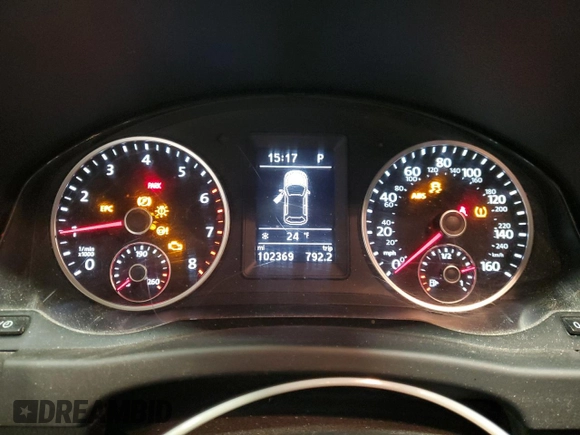 2016 Volkswagen Tiguan R-Line with VIN WVGBV7AX4GW085961, listed as a Copart auction lot 41828715 with 102,369 mi miles and Salvage Title. Bid and sale history available at DreamBid. Image 9.