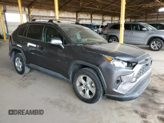 2020 Toyota RAV4 XLE with VIN 2T3W1RFV0LW084934, listed as a Copart auction lot 65985795 with 43,010 mi miles and Salvage title. Bid and sale history available at DreamBid. Image 4.