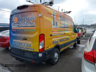 2020 Ford Transit Cargo z VIN 1FTBR2C85LKA15937, wystawiony jako IAAI lot #41673232 z przebiegiem 56 172 mil mil oraz . Historia ofert i sprzedaży dostępna na DreamBid. Obrazek 4.
