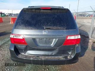 2006 Honda Odyssey EX-L with VIN 5FNRL38606B418349, listed as a IAAI auction lot 37968530 with 166,850 mi miles. Bid and sale history available at carsss.com. Image 6.