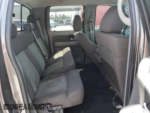 2004 Ford F-150 XLT z VIN 1FTPW125X4FA26488, wystawiony jako Copart lot #58966605 z przebiegiem Nie podano mil oraz Czysty tytuł • Clean title. Historia ofert i sprzedaży dostępna na DreamBid. Obrazek 10.