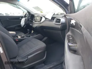 2017 Kia Sorento LX with VIN 5XYPG4A34HG295846, listed as a IAAI auction lot 41712005 with 87,069 mi miles. Bid and sale history available at carsss.com. Image 5.