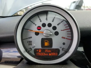 2008 MINI Hardtop S with VIN WMWMF73538TT91152, listed as a Copart auction lot 57671495 with 176,063 mi miles and Salvage title. Bid and sale history available at DreamBid. Image 9.