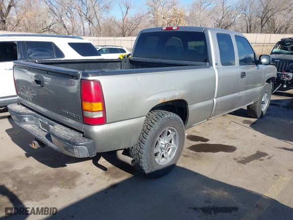 2000 Chevrolet Silverado 1500 LT with VIN 1GCEK19T2YE366690, listed as a IAAI auction lot 41419384 with 266,873 mi miles. Bid and sale history available at carsss.com. Image 4.