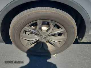 2024 Volkswagen Tiguan SE с VIN 3VV3B7AX9RM106728, выставлен на аукционе IAAI как лот 42845194 с пробегом 23 946 миль миль и . История ставок и продаж доступна на DreamBid. Изображение 10.