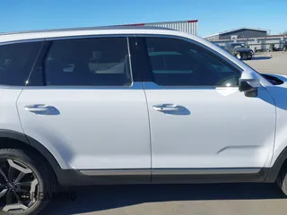 2023 Kia Telluride S with VIN 5XYP6DGC0PG402531, listed as a IAAI auction lot 41377916 with 32,717 mi miles and . Bid and sale history available at DreamBid. Image 14.