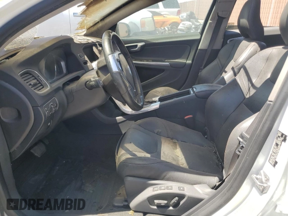 2015 Volvo V60 T5 z VIN YV4612HK7F1001283, wystawiony jako Copart lot #54272035 z przebiegiem Nie podano mil oraz Szkoda całkowita • Salvage title. Historia ofert i sprzedaży dostępna na DreamBid. Obrazek 7.
