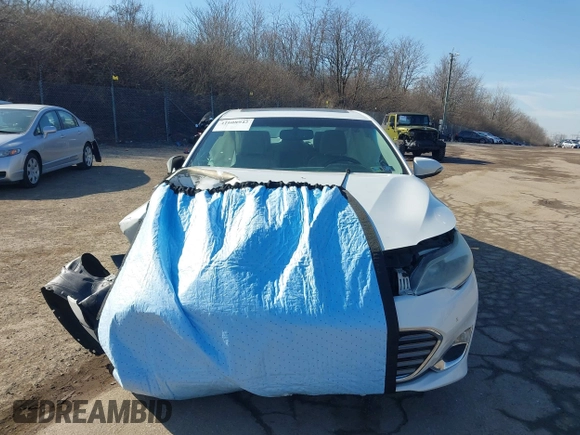 2014 Toyota Avalon Limited with VIN 4T1BK1EB7EU106282, listed as a IAAI auction lot 41608942 with Not Provided miles. Bid and sale history available at carsss.com. Image 13.