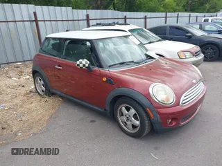 2007 MINI Hardtop с VIN WMWMF33557TT57009, выставлен на аукционе IAAI как лот 42836131 с пробегом 143 208 миль миль и . История ставок и продаж доступна на DreamBid. Изображение 1.