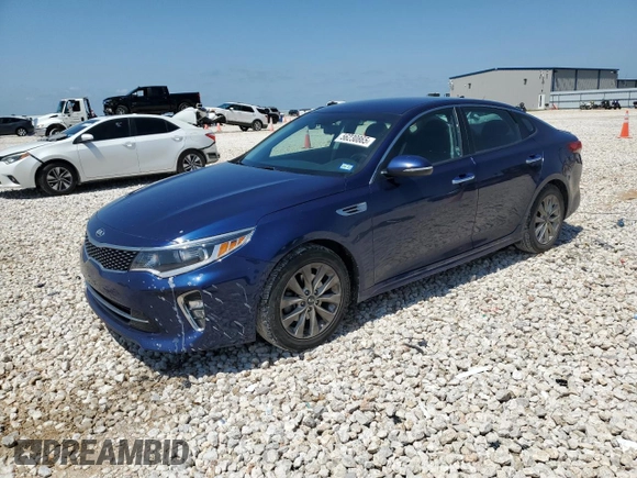 2018 Kia Optima LX z VIN 5XXGT4L35JG191868, wystawiony jako Copart lot #56230865 z przebiegiem 128 208 mil mil oraz Czysty tytuł • Clean title. Historia ofert i sprzedaży dostępna na DreamBid. Obrazek 1.
