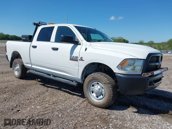 2017 Ram 2500 Tradesman z VIN 3C6UR5CLXHG620105, wystawiony jako IAAI lot #42496482 z przebiegiem 89 150 mil mil oraz . Historia ofert i sprzedaży dostępna na DreamBid. Obrazek 1.
